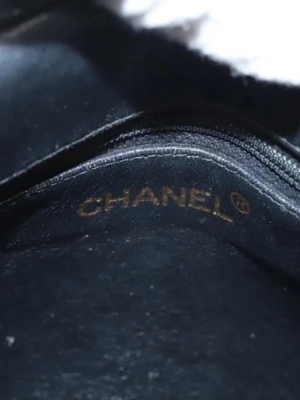 CHANEL Matelasse Chain Shoulder Bag Canvas White Black CC Auth 120186V